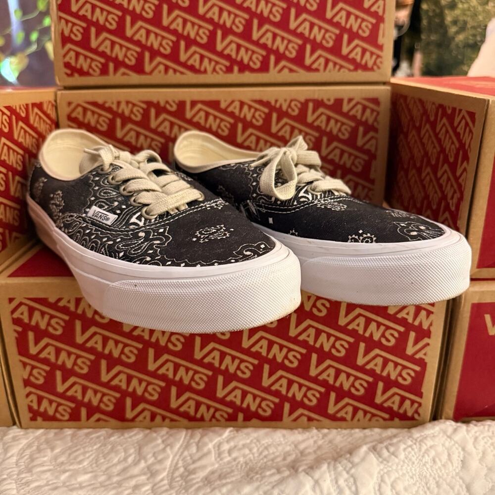Vans OTW Premium Authentic Bandana Print Men 8/Women 9.5